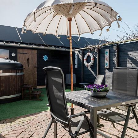 Strandhuis De Zeeparel Met Hottub Petten Eksteriør billede